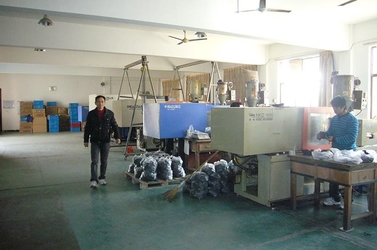 Ningbo Baoda Developing Co.,Ltd. linea di produzione in fabbrica